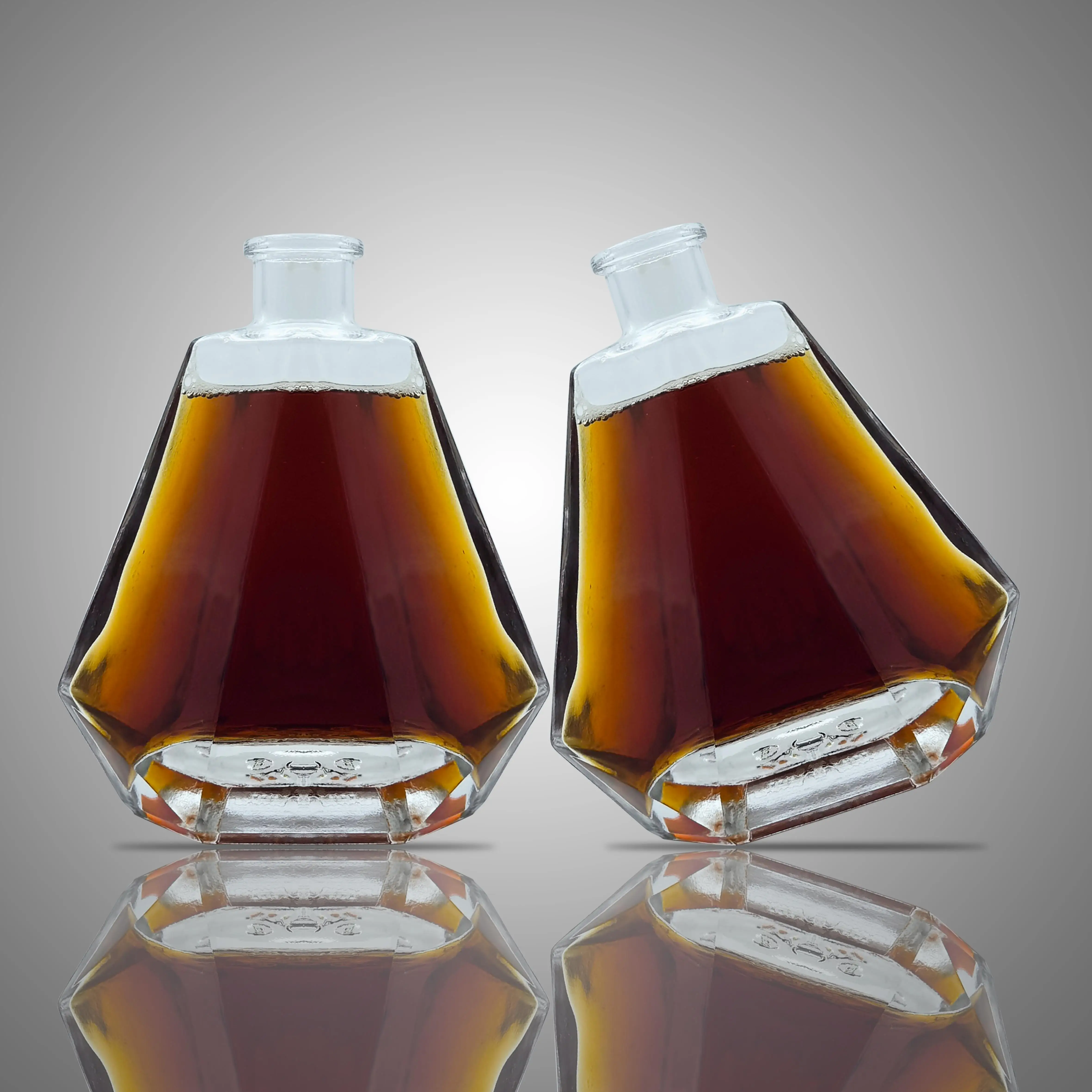 Top quality 700ml XO/Brandy glass bottle  Brandy Gin Rum Tequila Vodka spirits bottle for wholesales