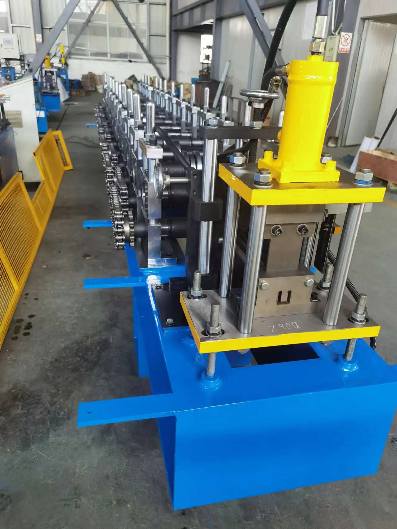 Stud And Track Rolling Forming Machine Light Gauge Steel C U Track Framing Machine Hat Omega Making Equipment Material