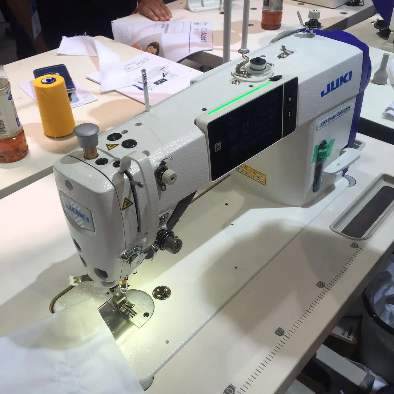 Brand New Jukis DDL-9000C-FDS/DDL-9000C-FMS/ DDL-9000C-FSH Computerized Lockstitch Industrial Sewing Machine