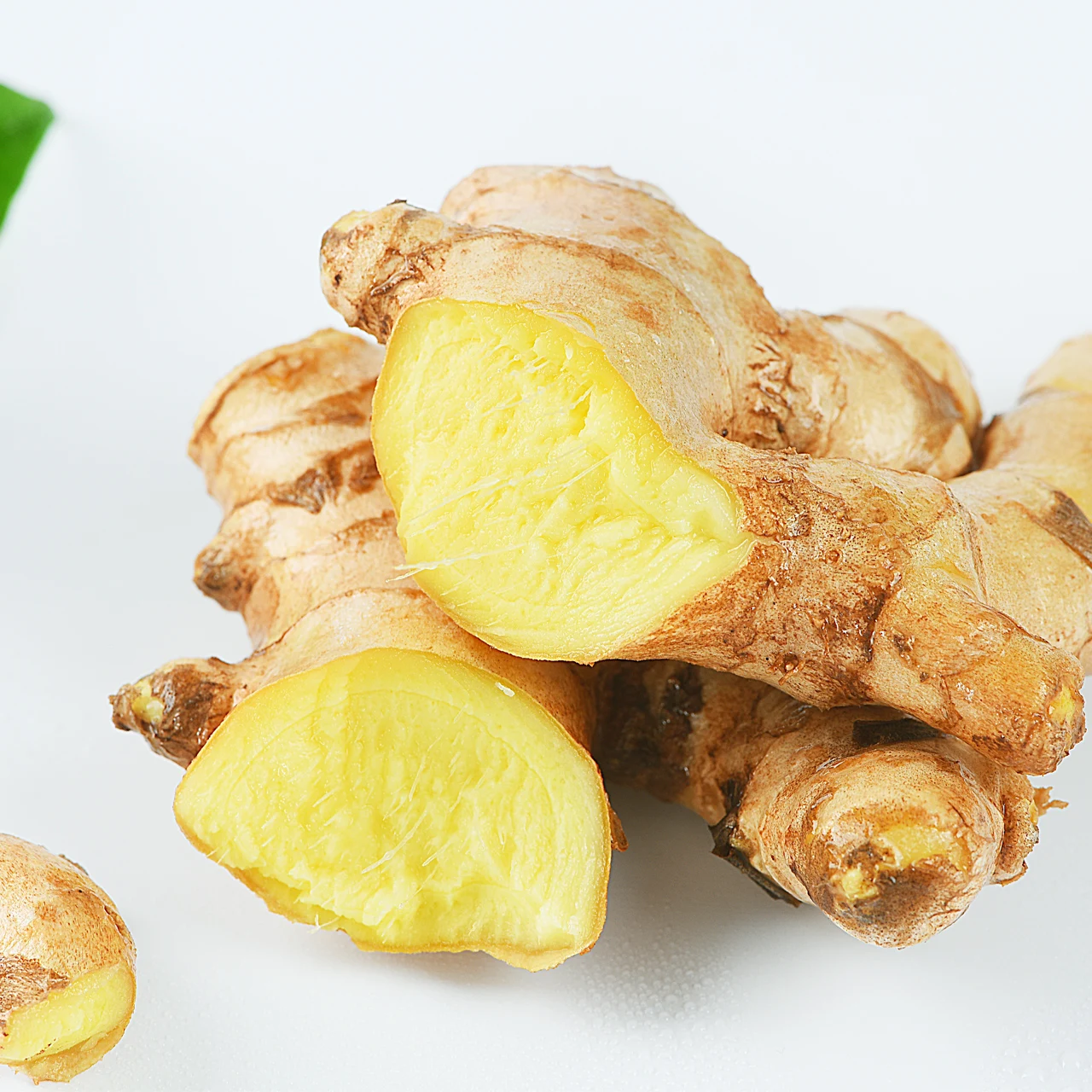 
2020 High Quality Best Price Shandong Fresh Spicy Young Yellow Ginger 