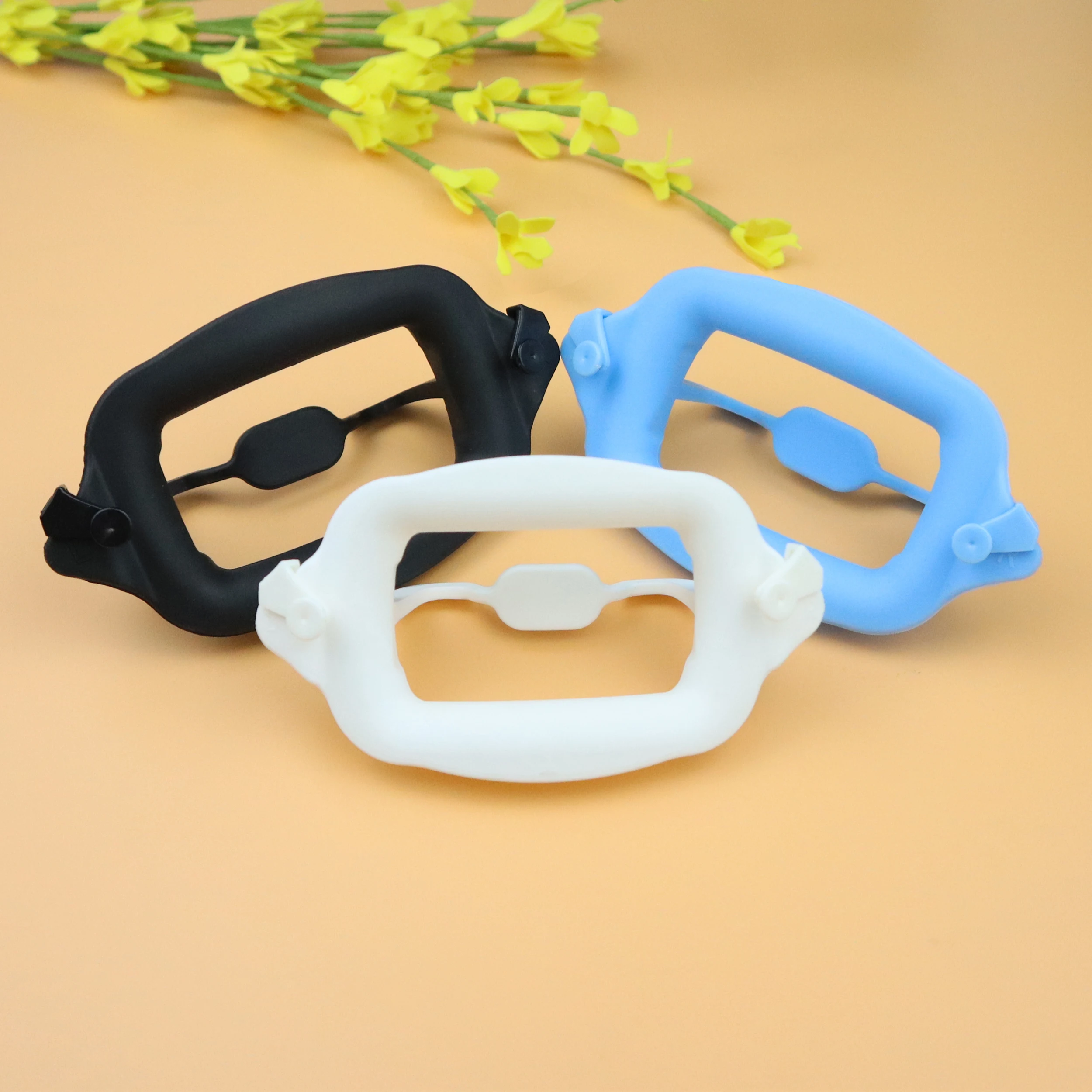 New arrival Silicone Cheek Retractor With Clips Large Dental Cheek Retractor Mouth Lip Opener