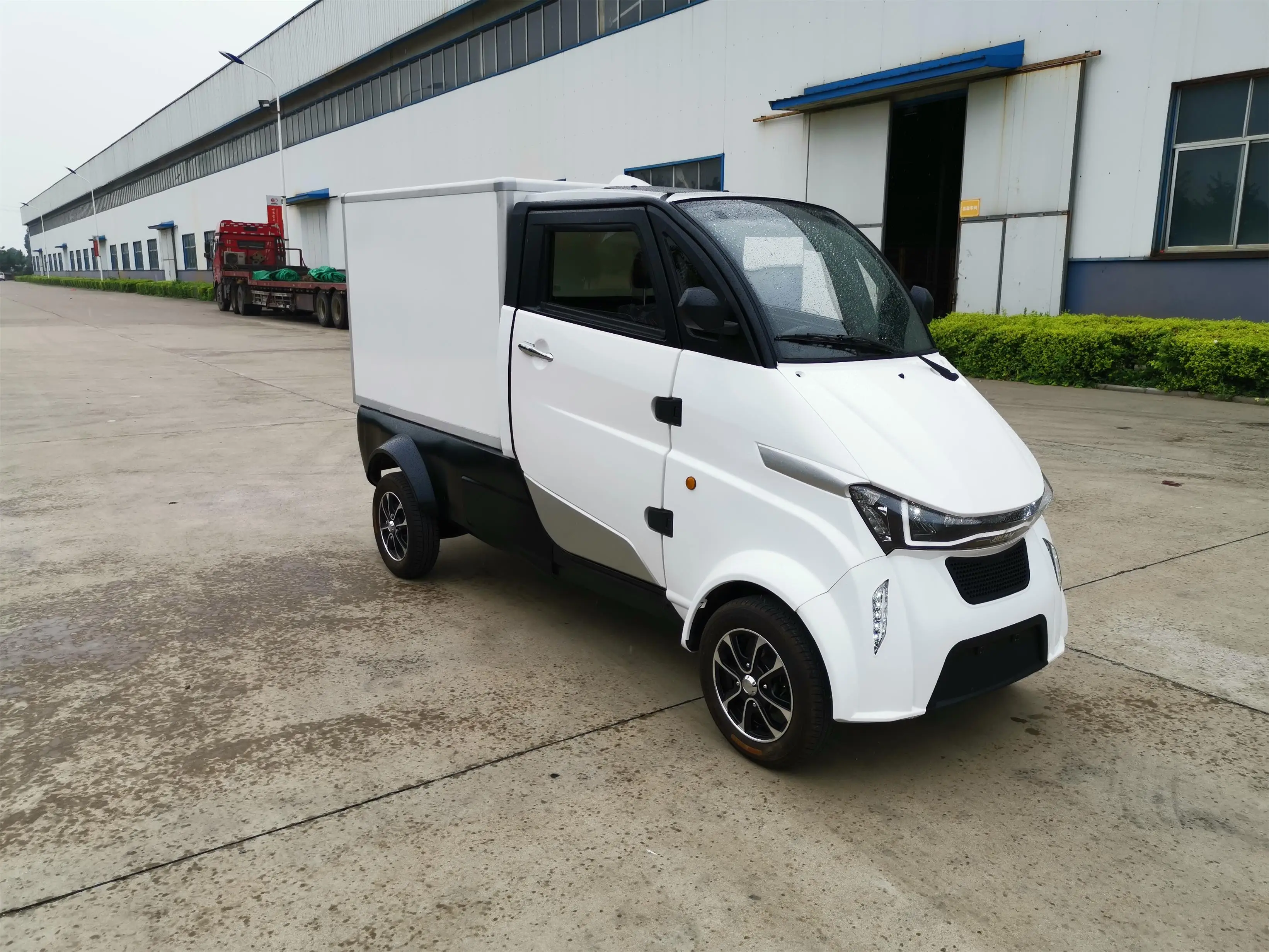 L7e EEC High quality utility vehicle family used mini electric car pickup truck electric with competitive price