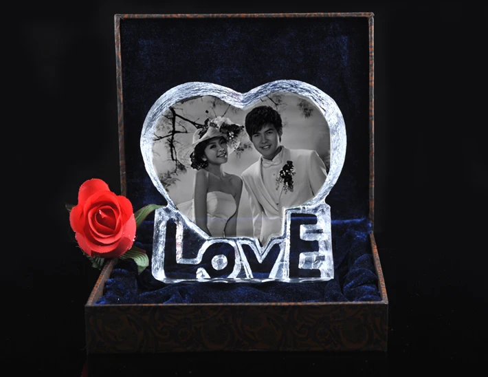 2025 custom 3d laser crystal engraved photo Years laser engraved photo in horizontal 2d lasered crystal for christmas gift