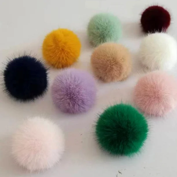 Шарики из искусственного меха норки 6 см