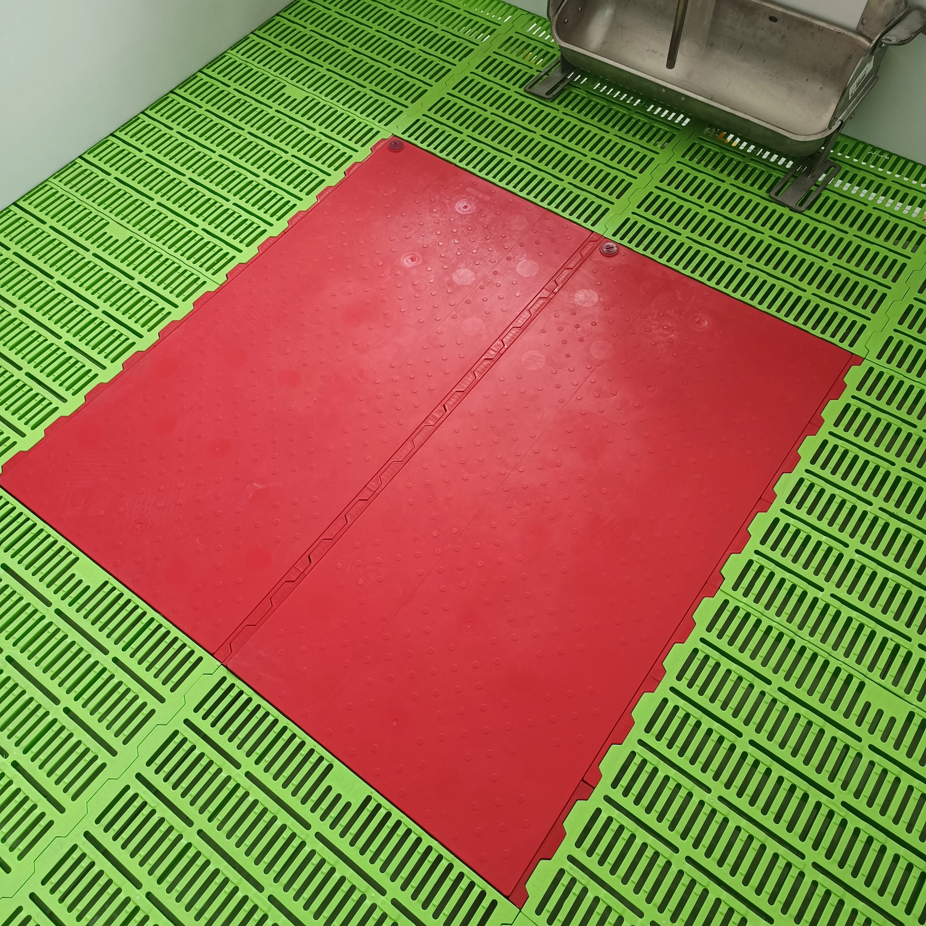 Recycled Plastic Flooring Salt Plastic Floor For Pig Goat Shed Plastic Floor