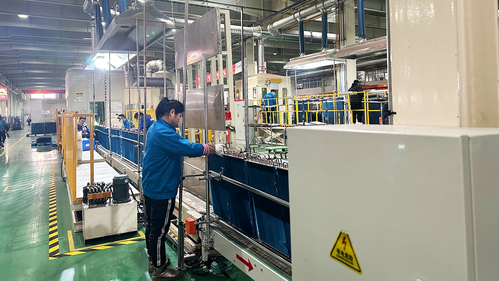 Micoe OEM R290 DC Inverter Air To Water Heating Cooling Heat Pump Water Heater High Efficiency for House Use Commercial Hotel