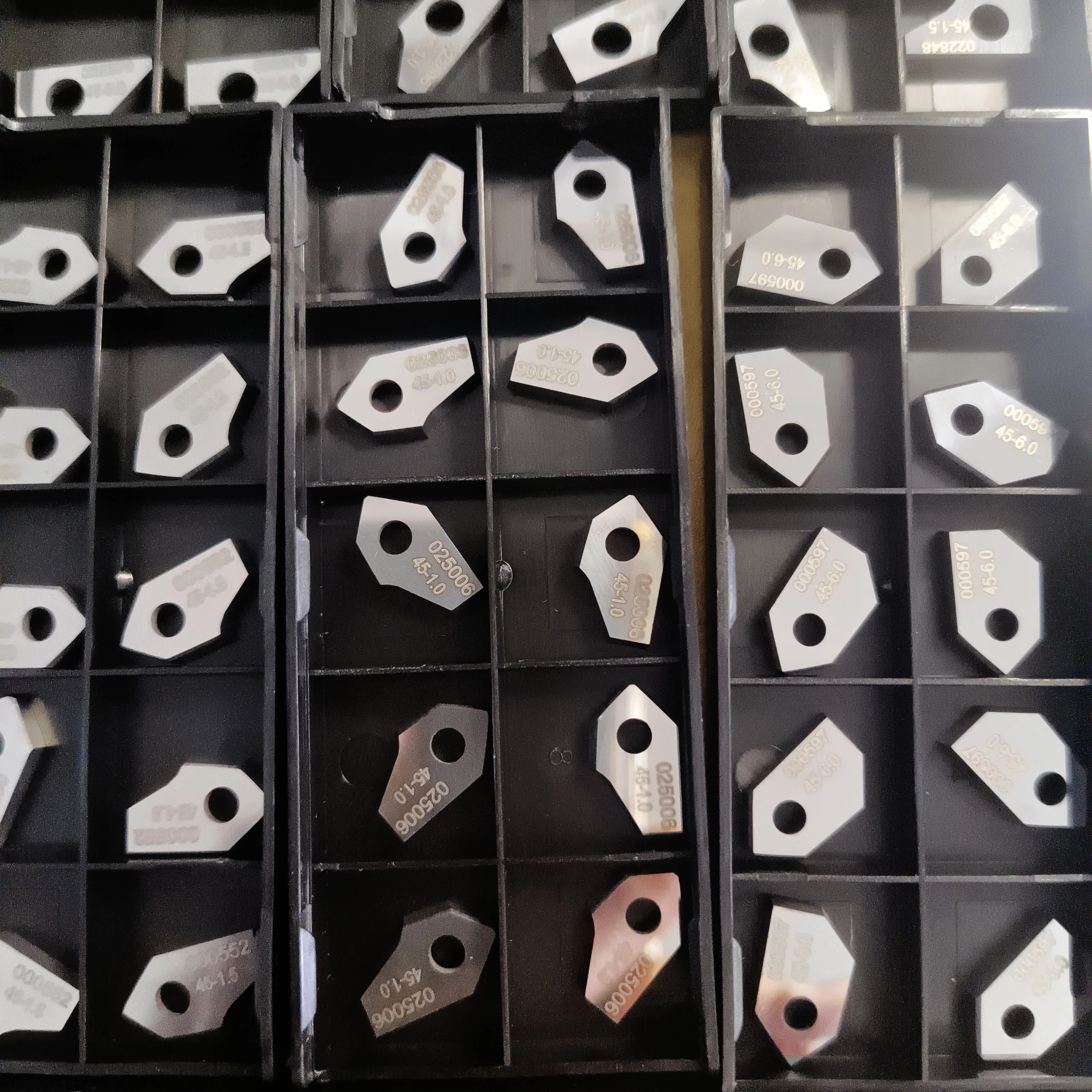 SERDI NEWEN SERIES Carbide Cutting Bits Single Angle Concave Radius Twin Angles 3 Angles 30 45 Degree Valve Seat Blade