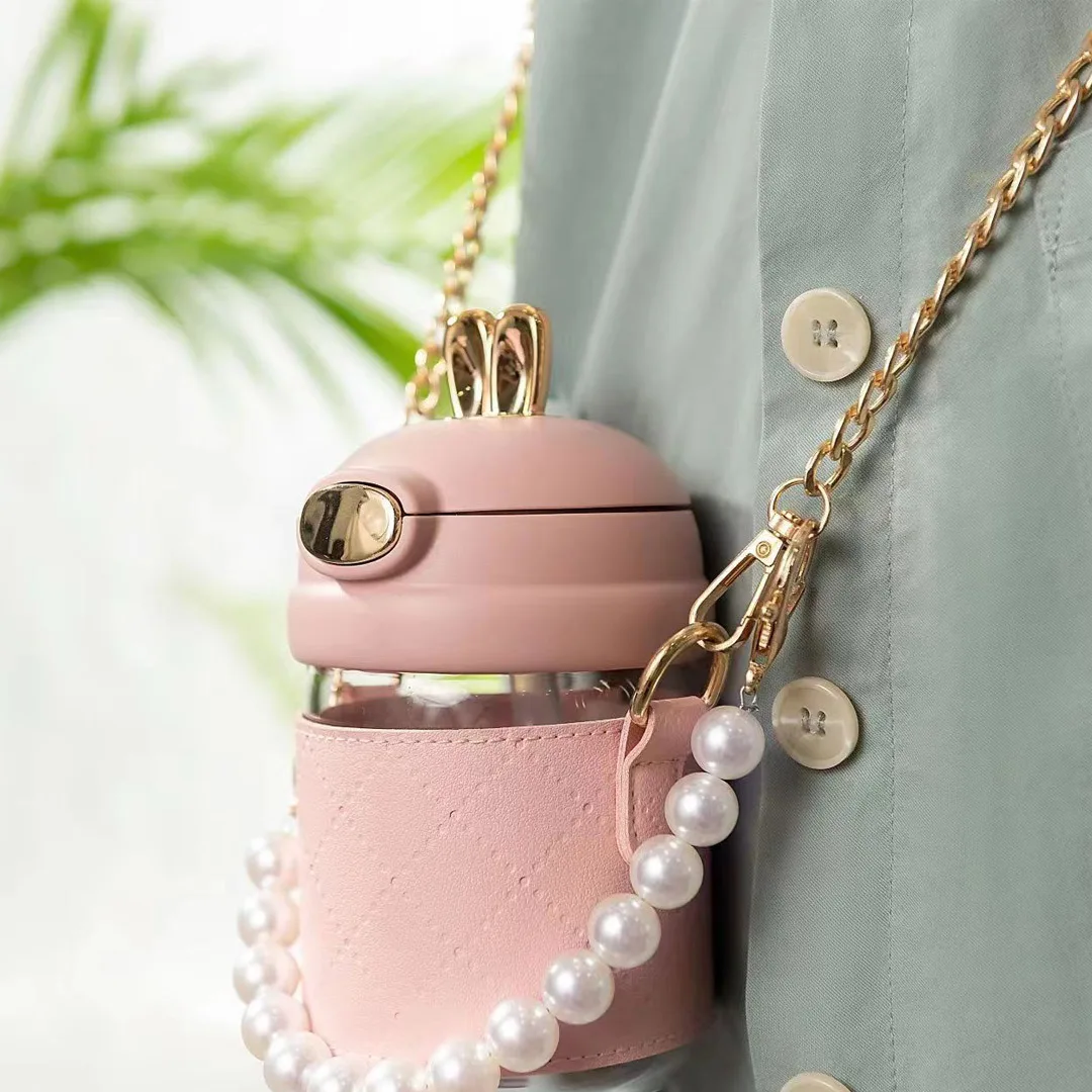 Seaygift custom children sports portable pearl chain glass straw water bottle rabbit glass milk cup with Leather protective cas