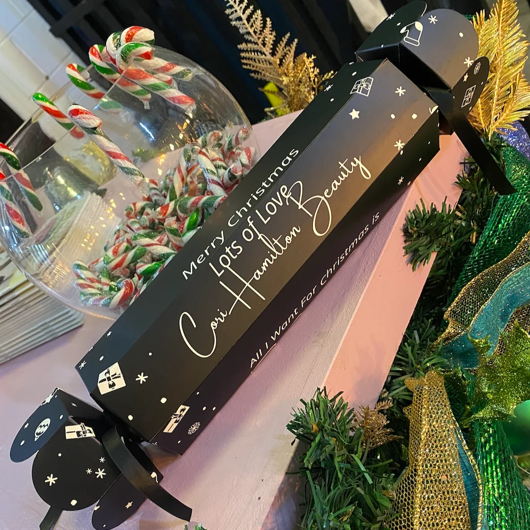 Custom Empty Xmas Cracker Bonbon Packaging Paper Box with Ribbon Brows Lash Beauty Christmas Cracker