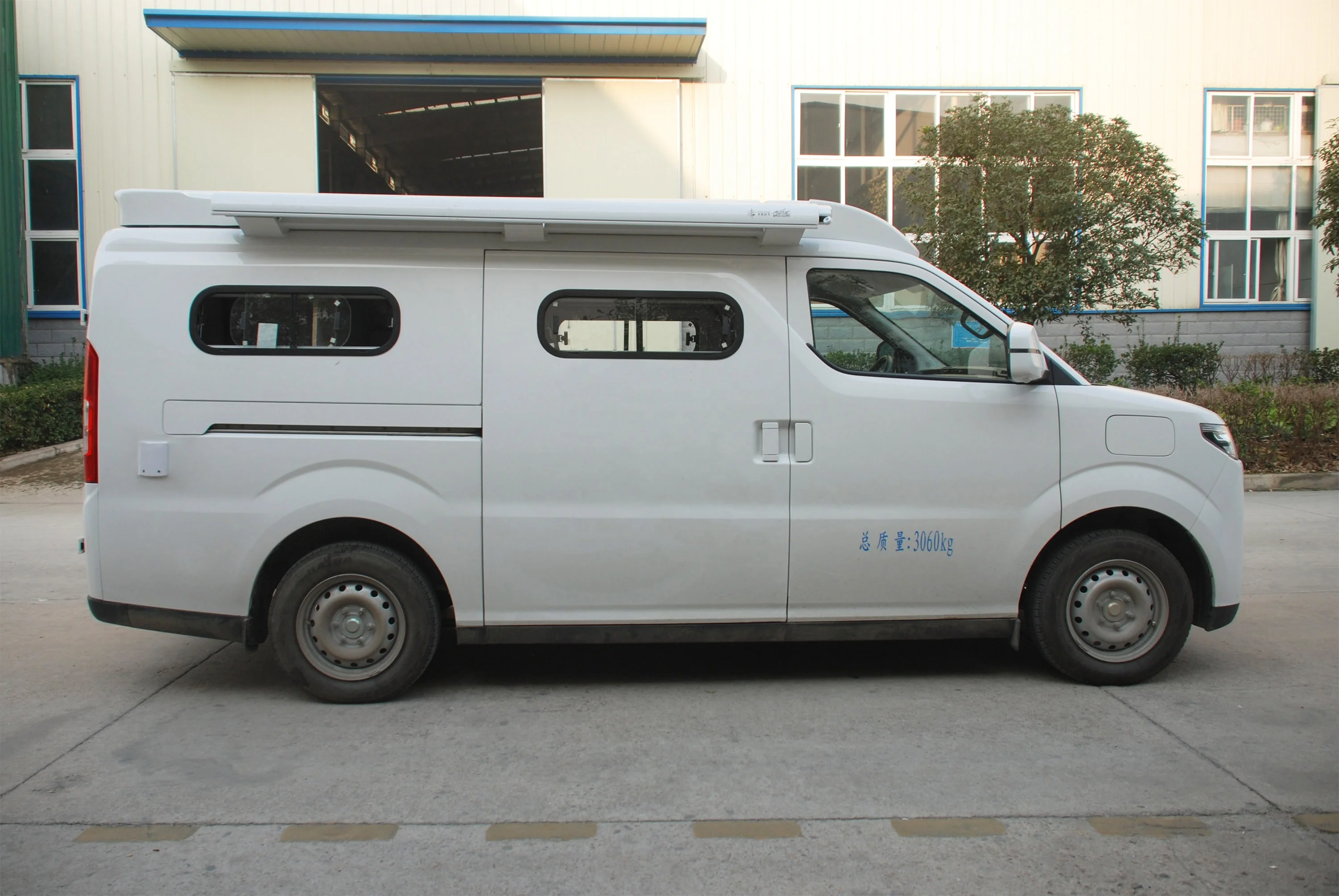 3T Pure Electric Box Transport Vehicle 41.93kWh Mini Van logistics van cargo truck