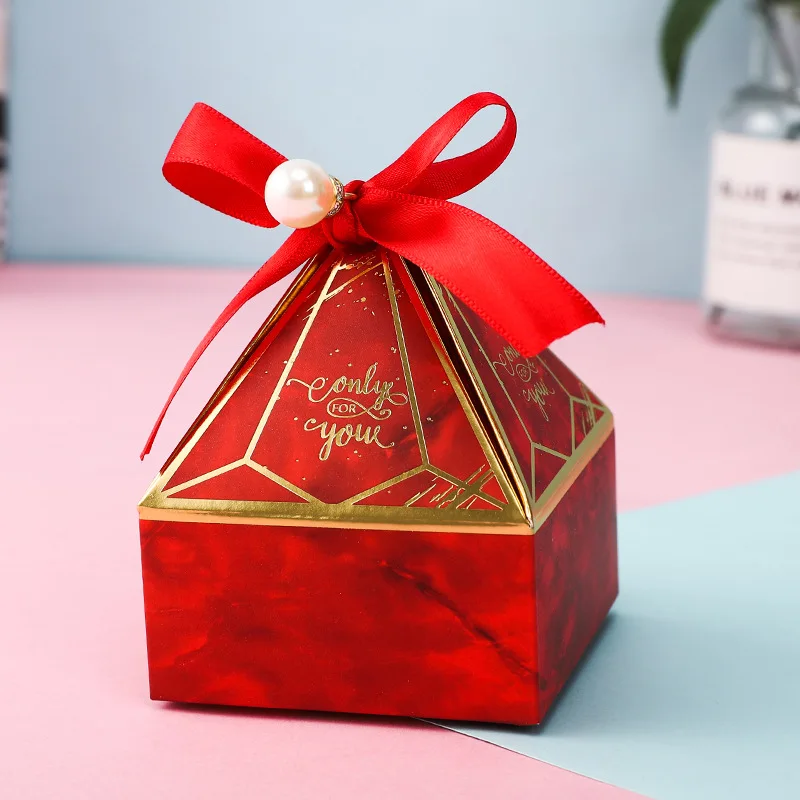 wholesale price luxury pyramidal shape wedding favour candy box with pearl and ribbon deco