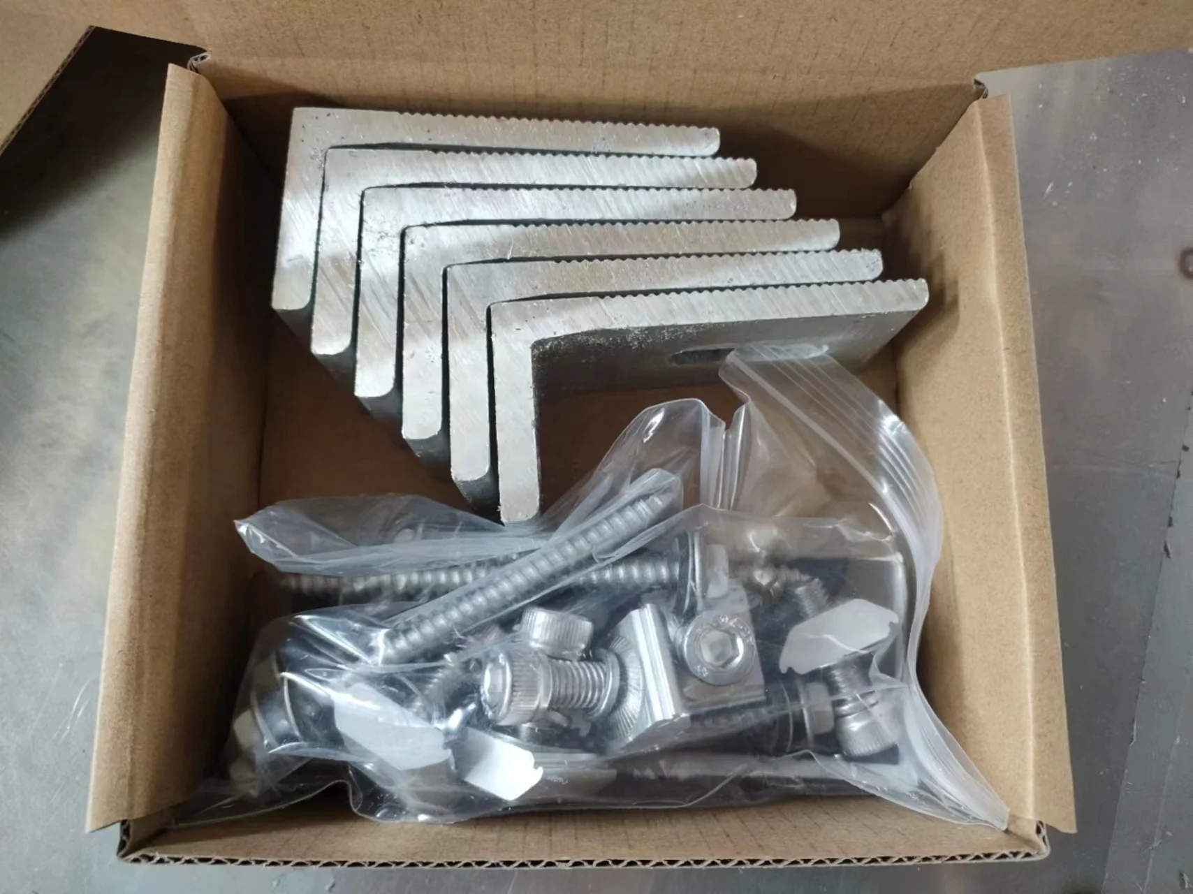 Solar roof mounting system structure Pitched Roof Clamps flash kit rooftop flat roof L foot feet rail components support modules