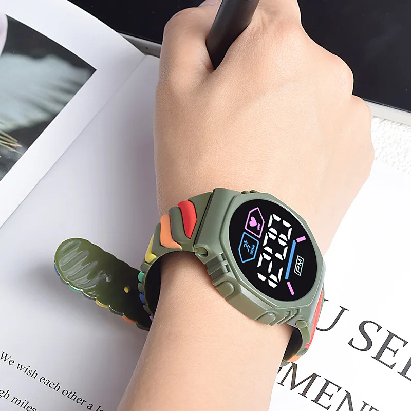Новые модные F17 силиконовые водонепроницаемые электронные часы с сенсорным экраном для мальчиков и девочек светодиодный цифровой дисплей спортивные