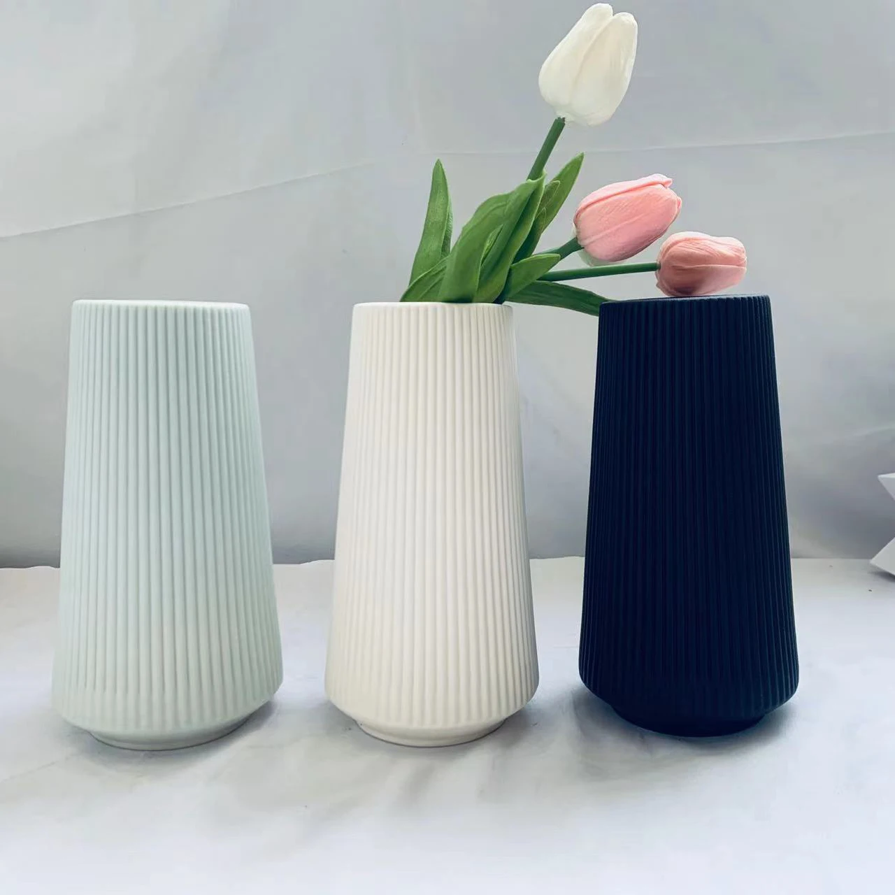 Wholesale Custom Modern Nordic Minimalist Living Room Decor Tall Black White Ceramic Flower Vase