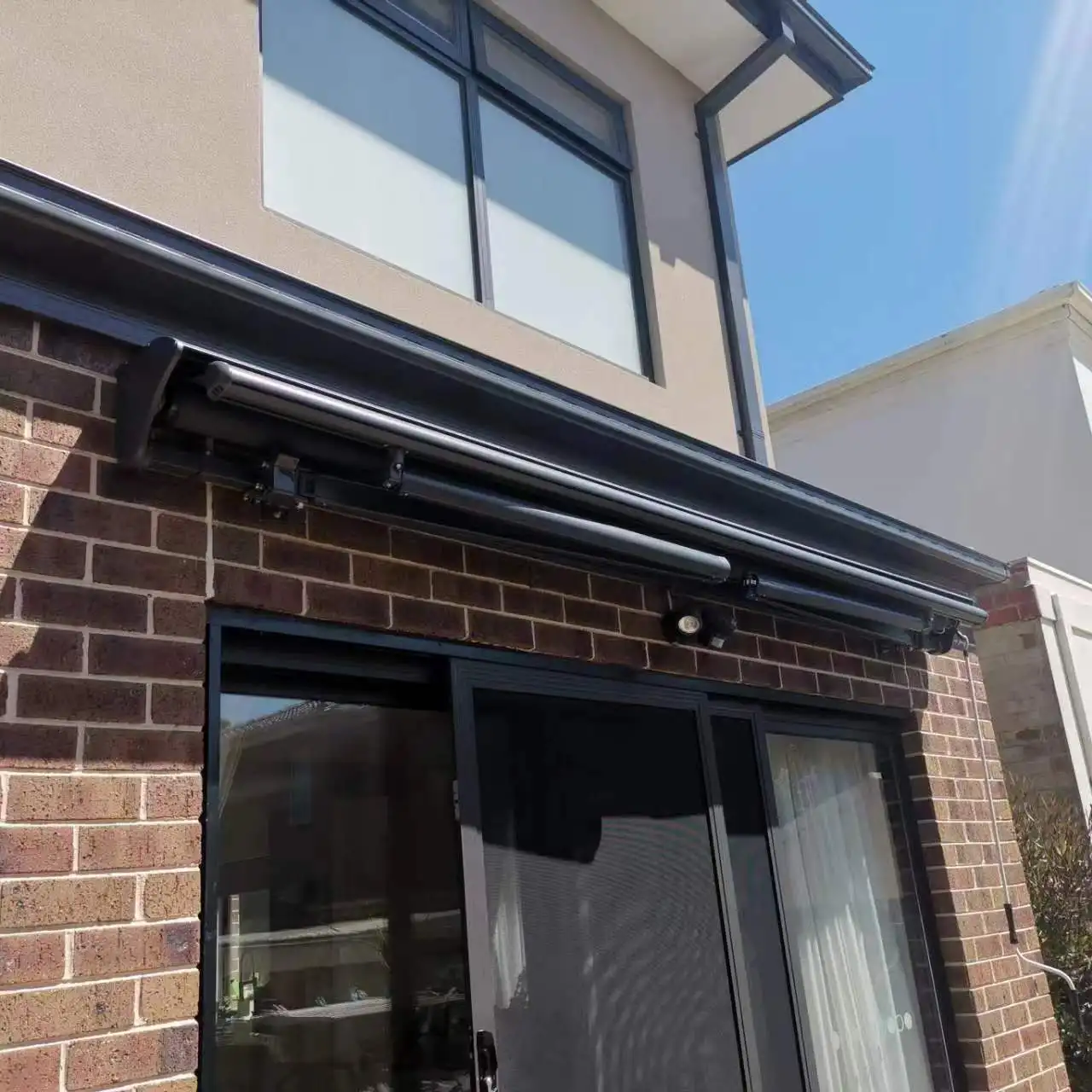 Custom Outdoor Patio Electric Control Awning Retractable Bend Arm Full Box Aluminum Retractable Waterproof Awning