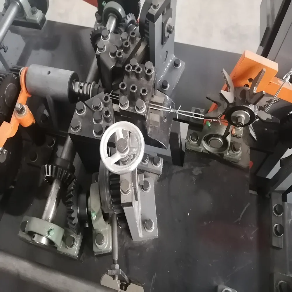 Best price fully automatic concertina reverse twist barbed wire mesh fence making machine manufacture