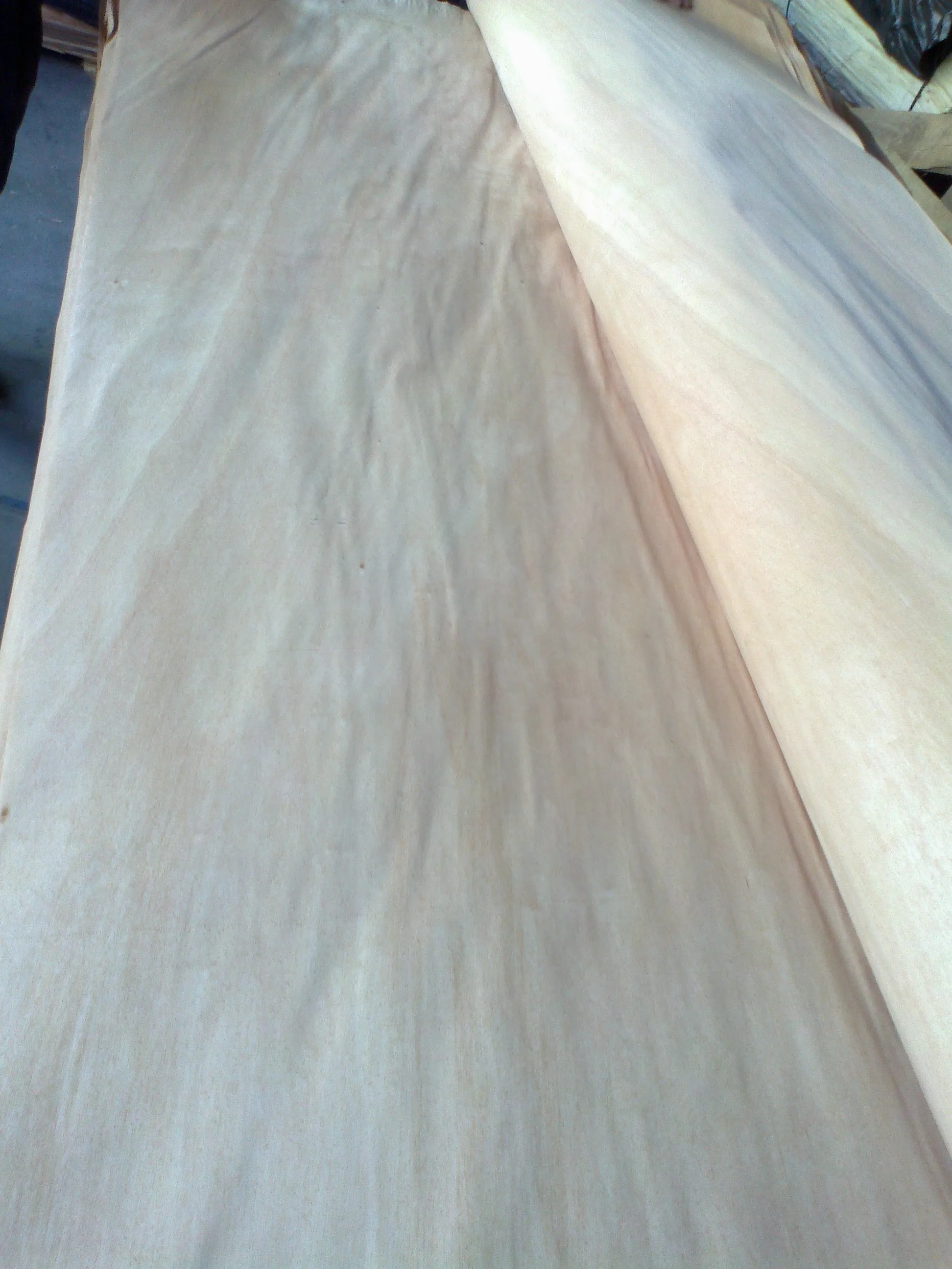 0.3mm THICKNESS OKOUME VENEER