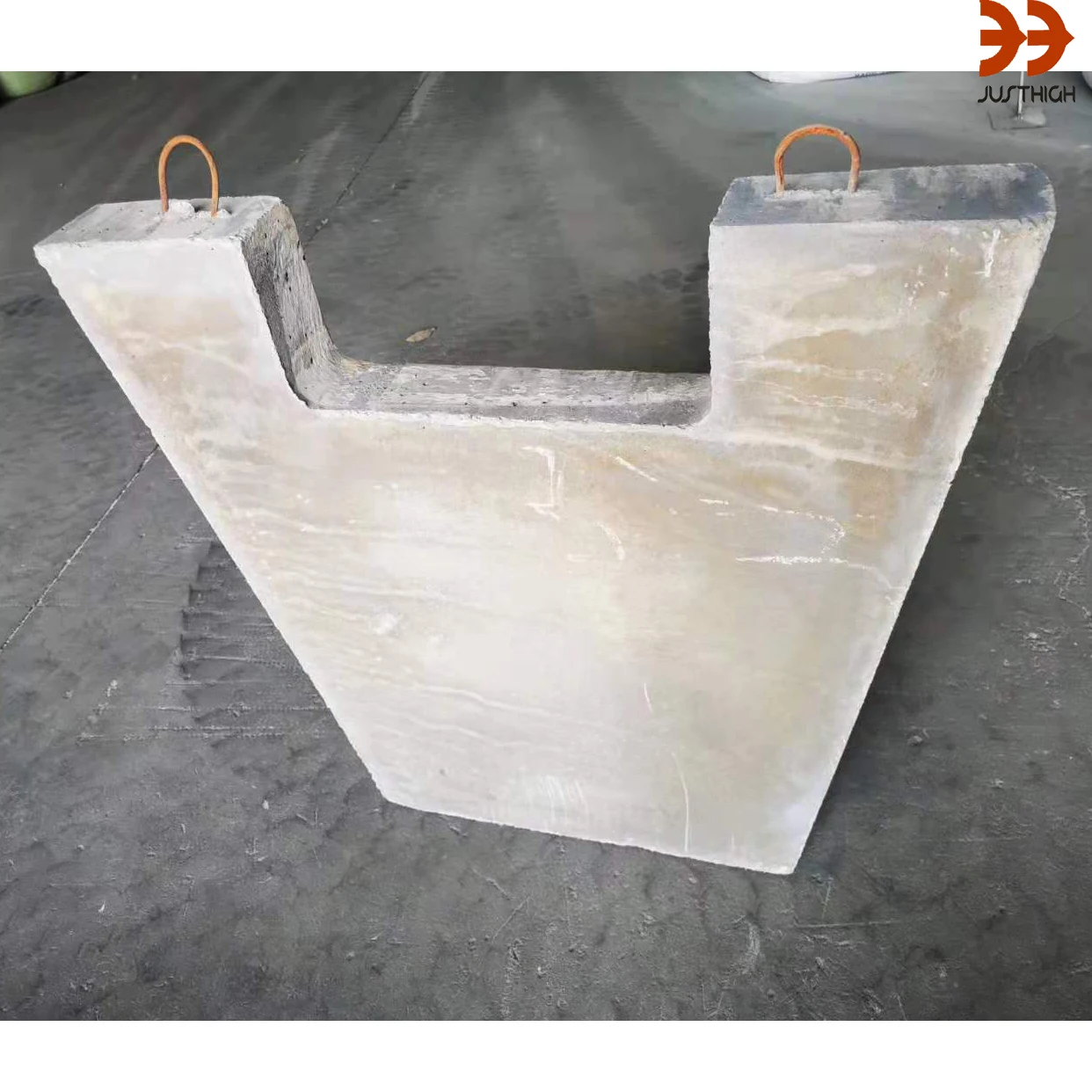 DBM or olivine production cast brick slag retaining wall for converter