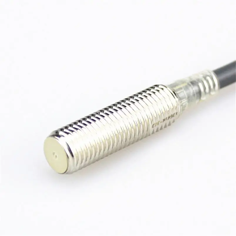 E2K-F10MC2 2M capacitive proximity switch