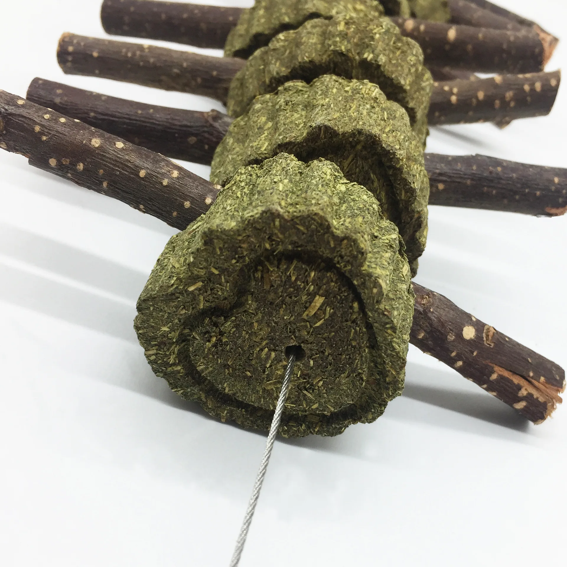 Кролик молярная солома торт зубы измельчение кролик еда Альфальфа