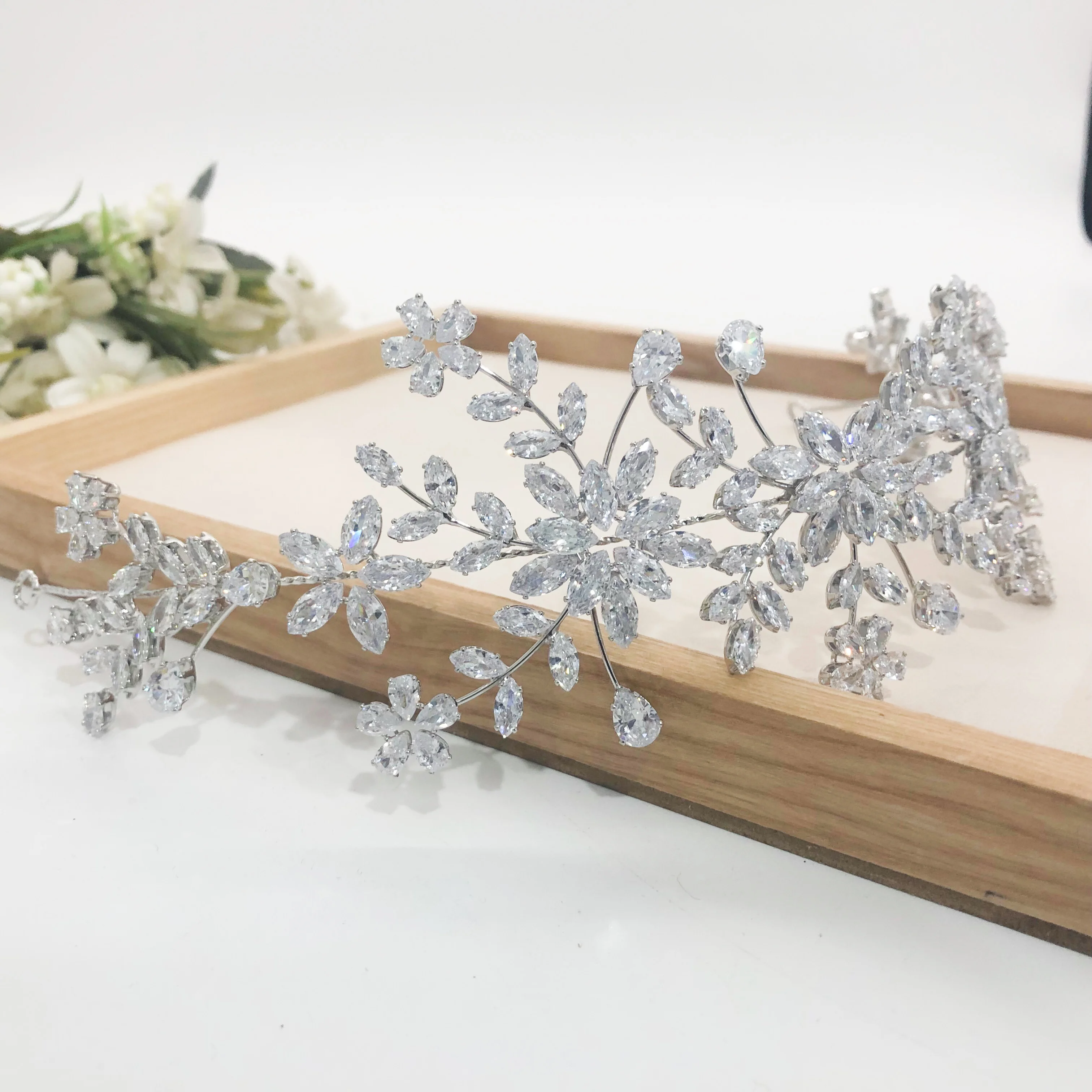 Fashion Style Bridal Wedding Rhinestone Flower Sliver Leaf Tiaras For Woman