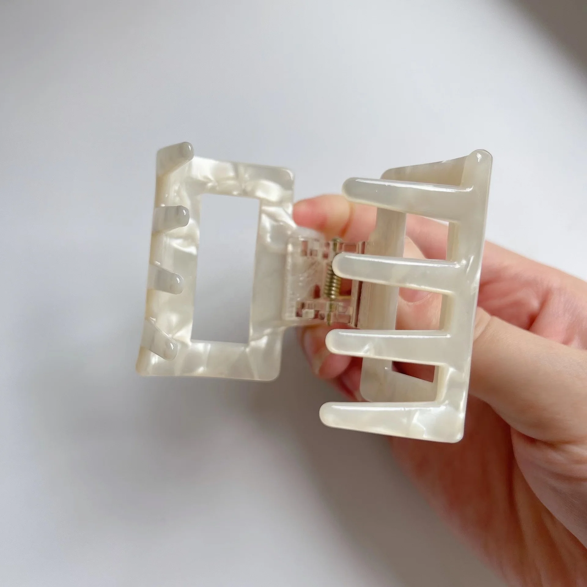 Ziming Korean Sweet Style 5.0 CM Medium Size Square Marble And Cracked Pattern Acetate Hair Claw Factory Wholesale