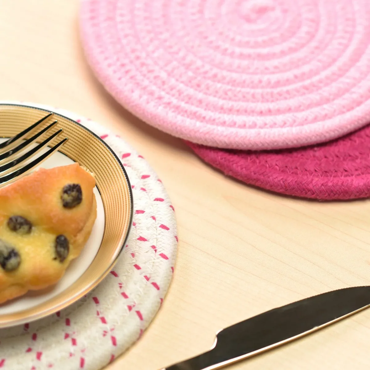 home decoration Eco-friendly Amaz0n top selling Woven Rattan Placemats Round Braided Straw Placemats Customized Table Mat