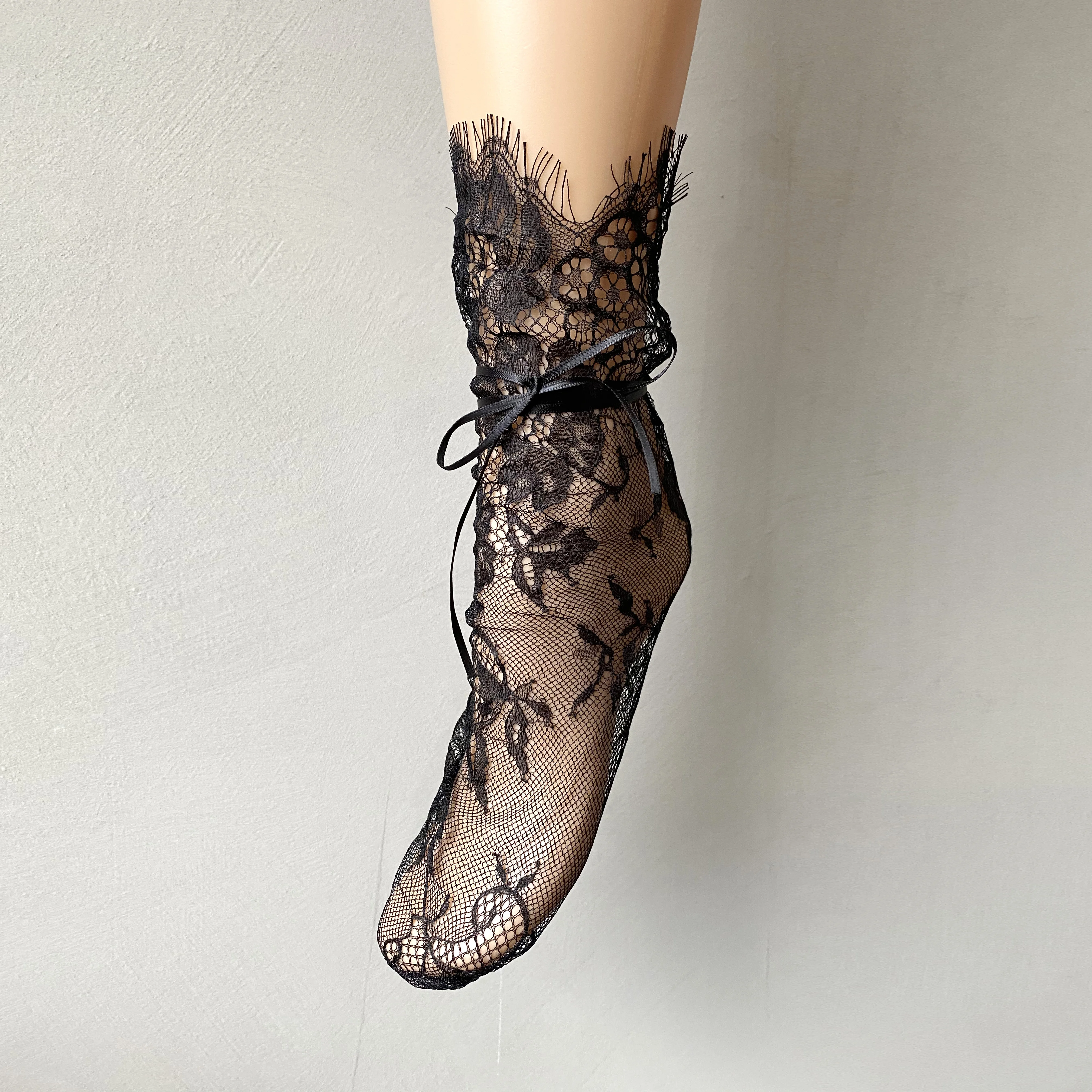 High Quality Ultrathin Design Girls Slouch Socks Sexy Ladies Lace Custom Colours Loose Socks