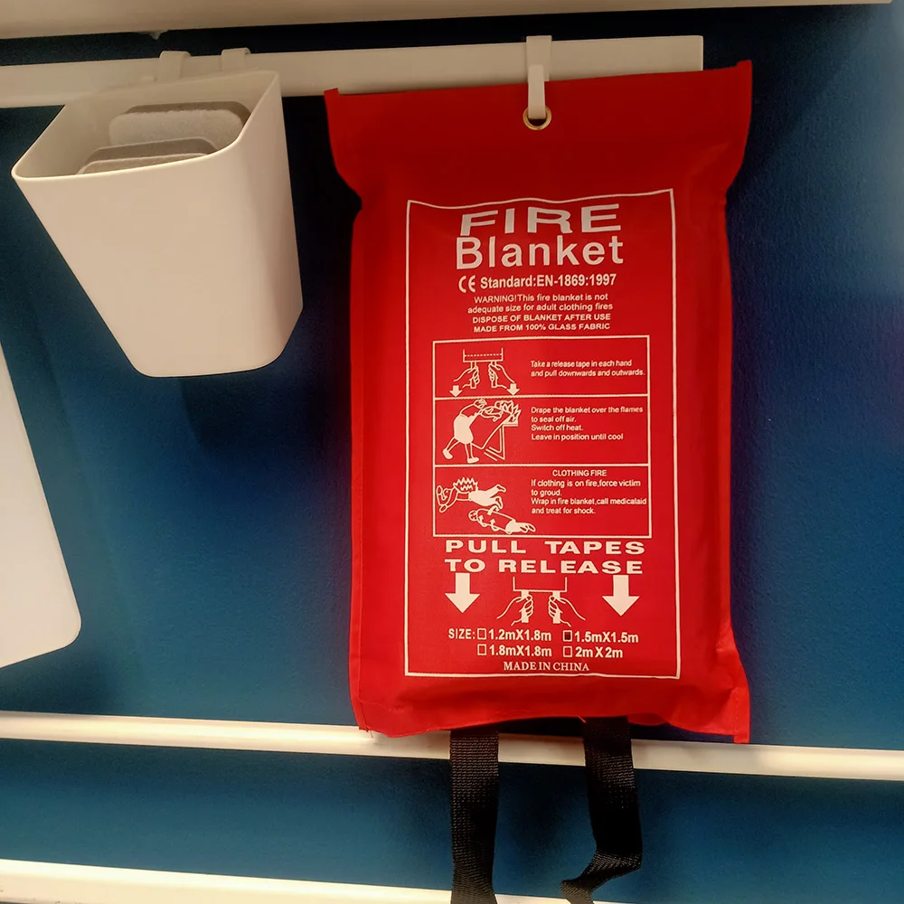 Emergency Fire Blanket For  Extinguisher Blanket 1x1m High Visibility CE Certified for Home, Kitchen Car Van RV Office Reusable