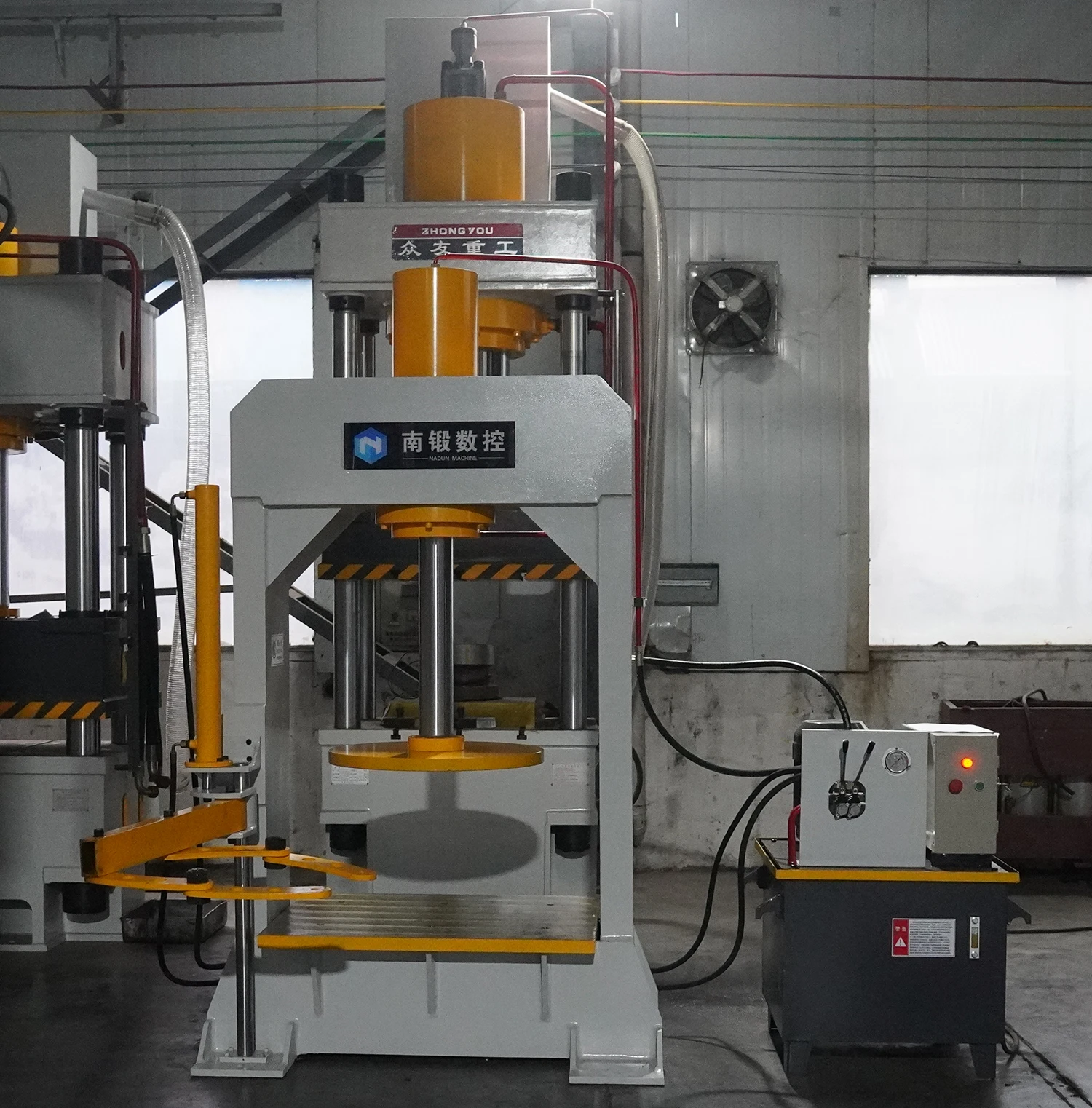 Nadun 80-200 Ton H Frame Hydraulic Forklift Solid Tire Press Machine with lifting arm