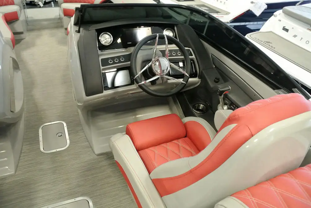 Top-Performance 25 ft Fiberglass sport Pontoon with and engine for fishing and  water spots and sea recreations