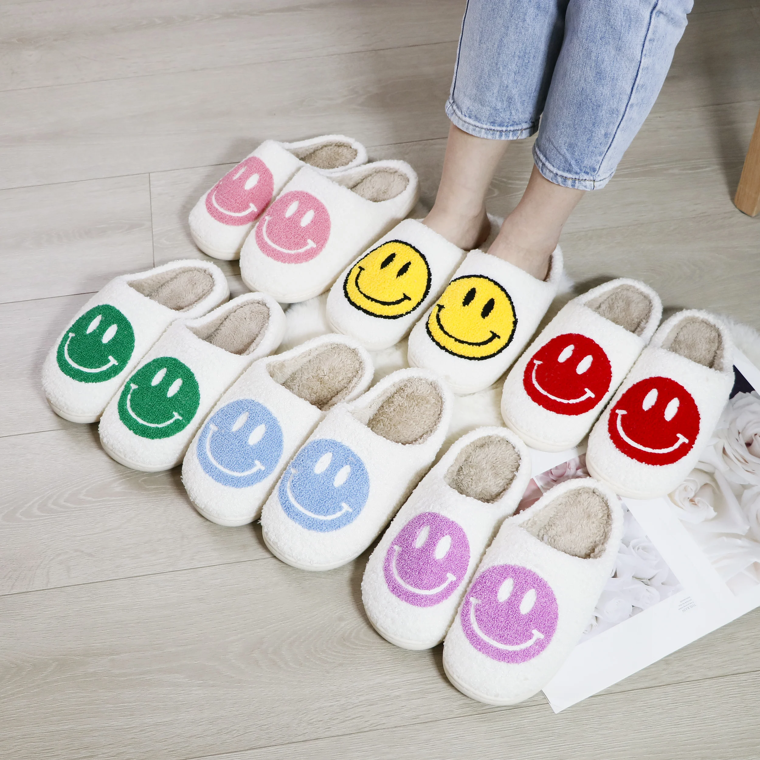 Amazon Hotsale Custom Wholesale Ladies House Warm Smile Slippers, Women Girls Fur Home Smiley Happy Face Slippers
