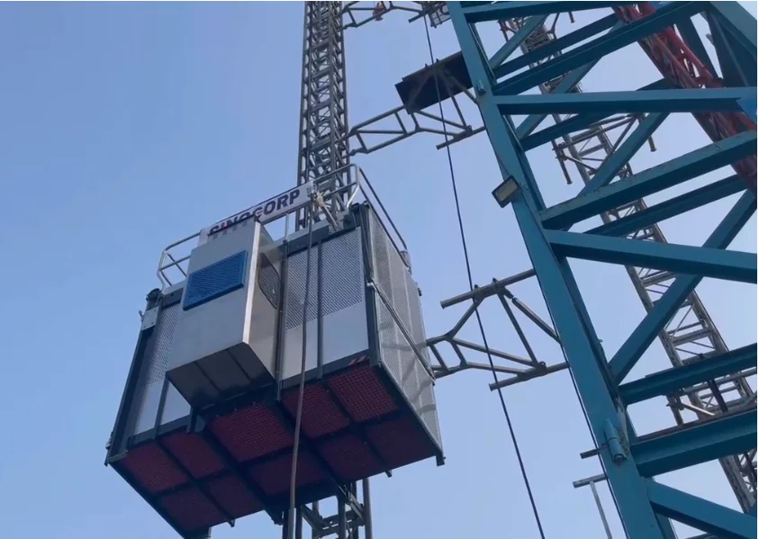 Commercial Construction Hoist 1T or 2T Passenger Elevator 2000Kg Loading Capacity Lifter for High Rise Building