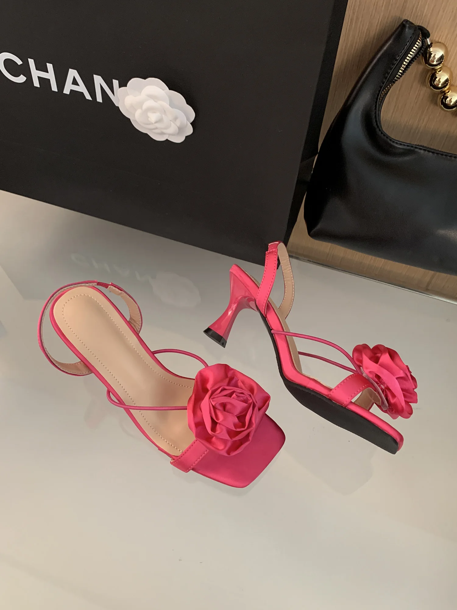 Женские туфли с квадратным носком