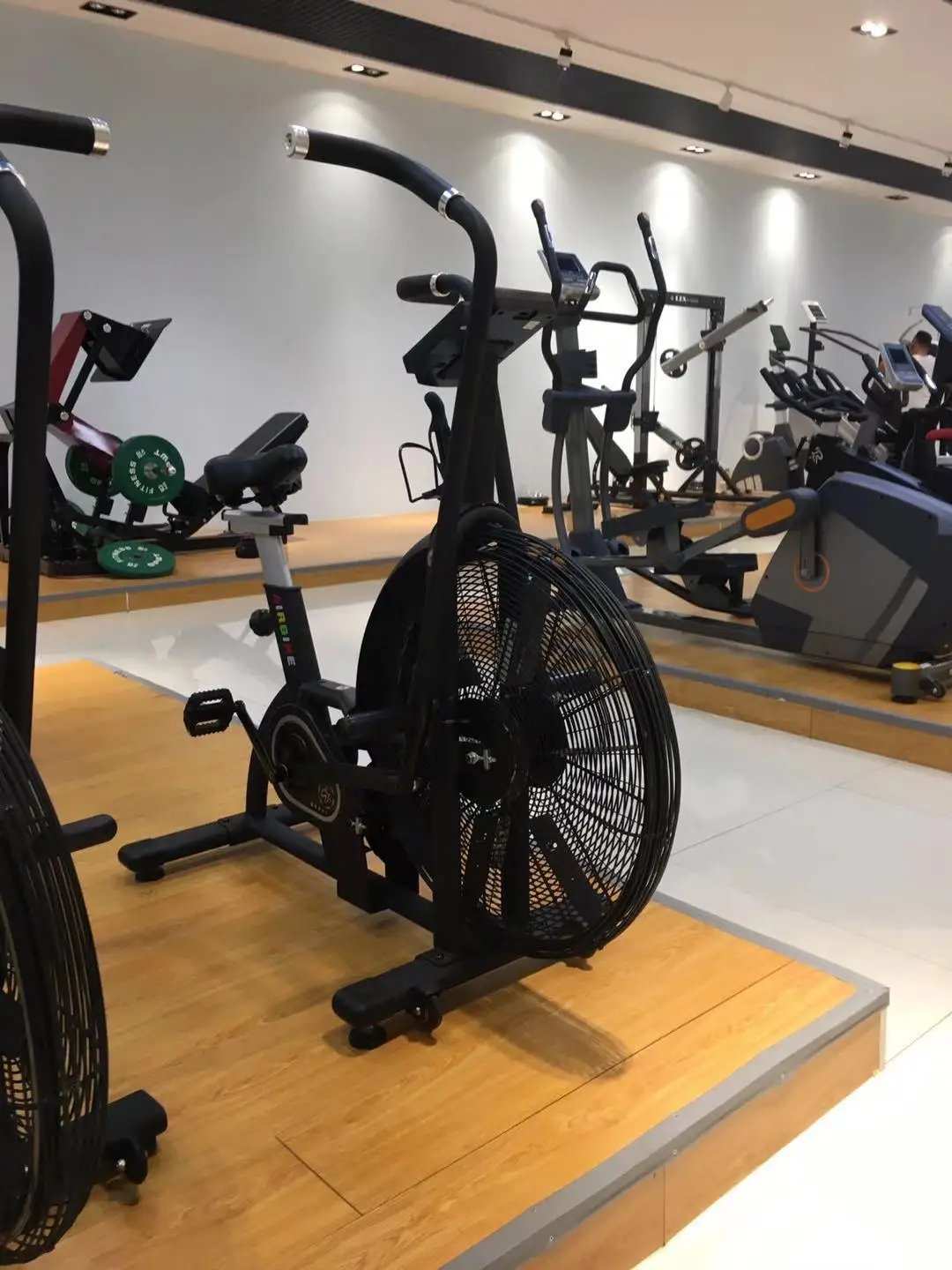 LZX-P03 air bike for body exercise with lower price for sale