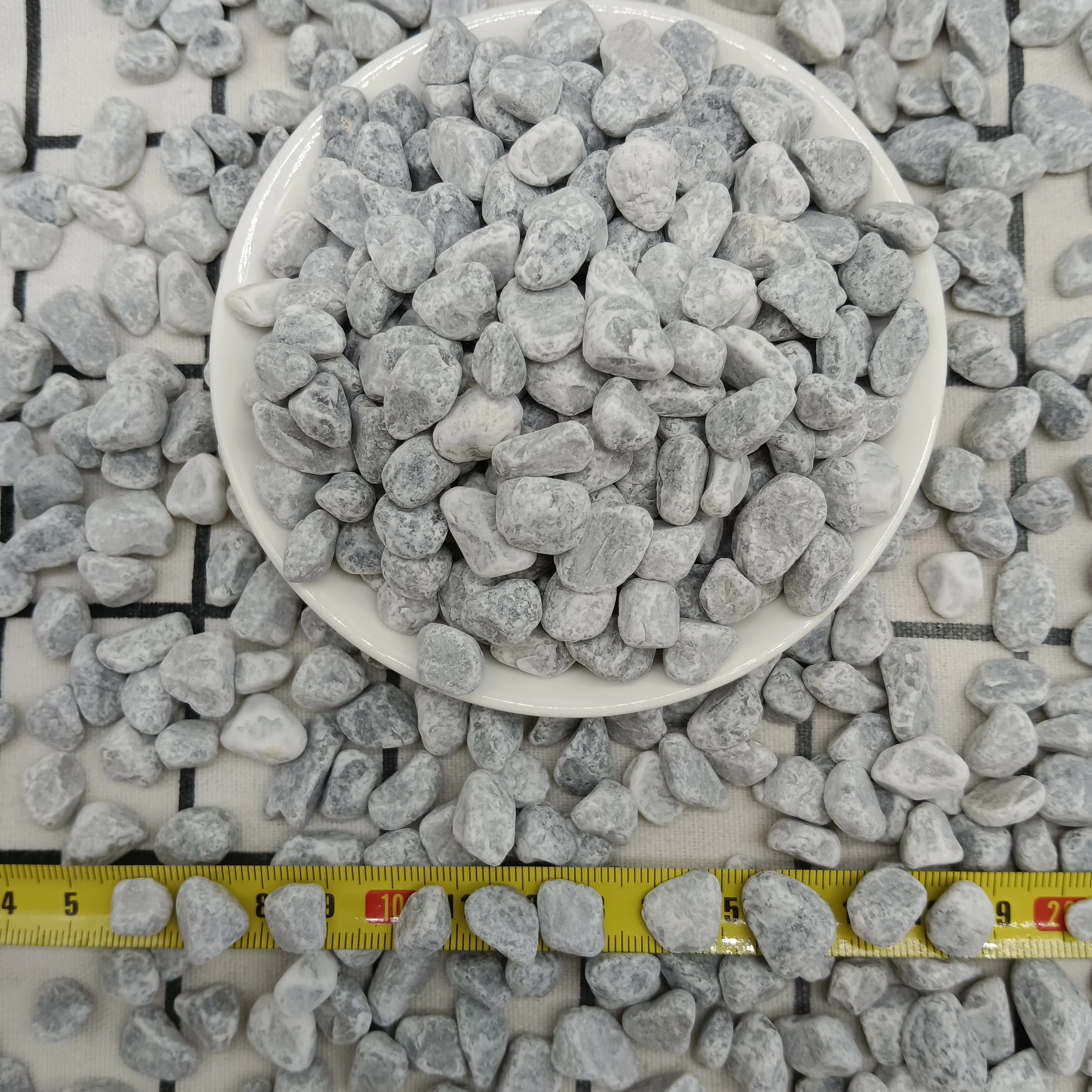 China manufacture construction paving garden decor back yard stone stones from china lightcarbon gravel