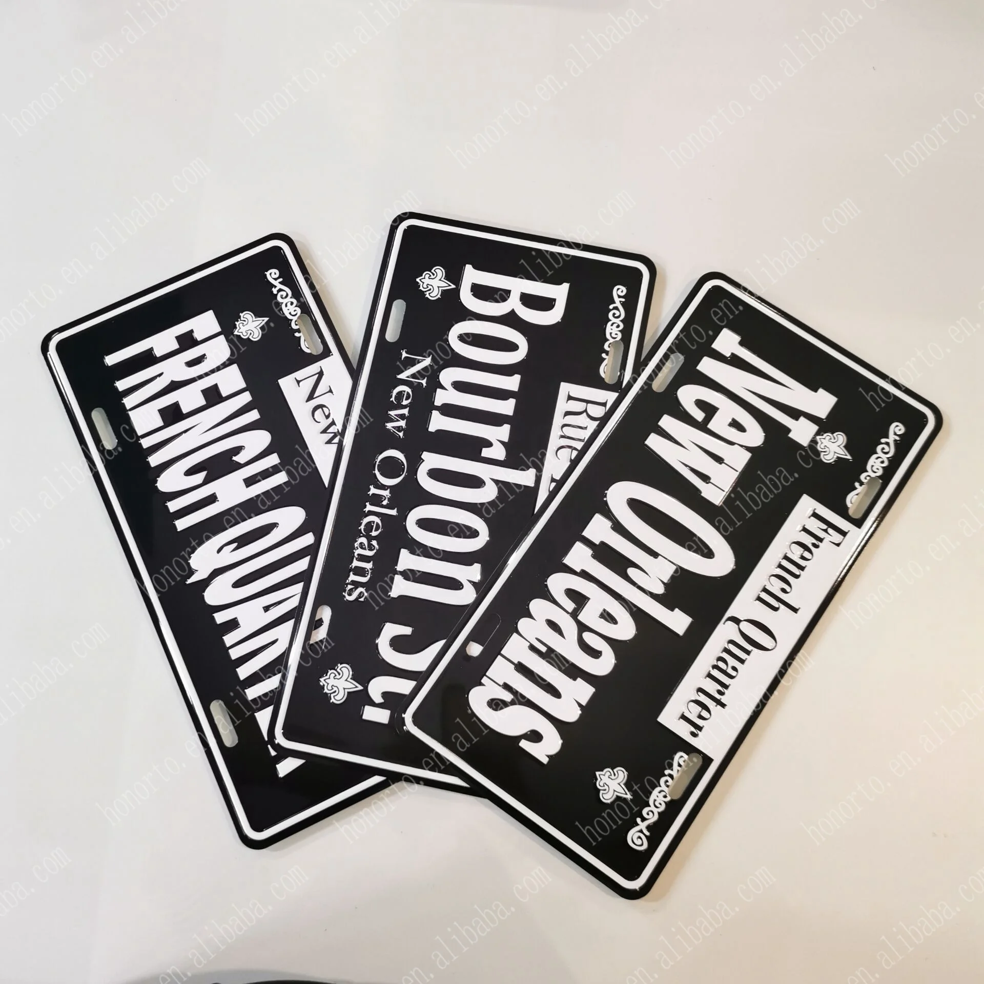 Widely used simply two color printing embossed license plate black and white business metal nameplate