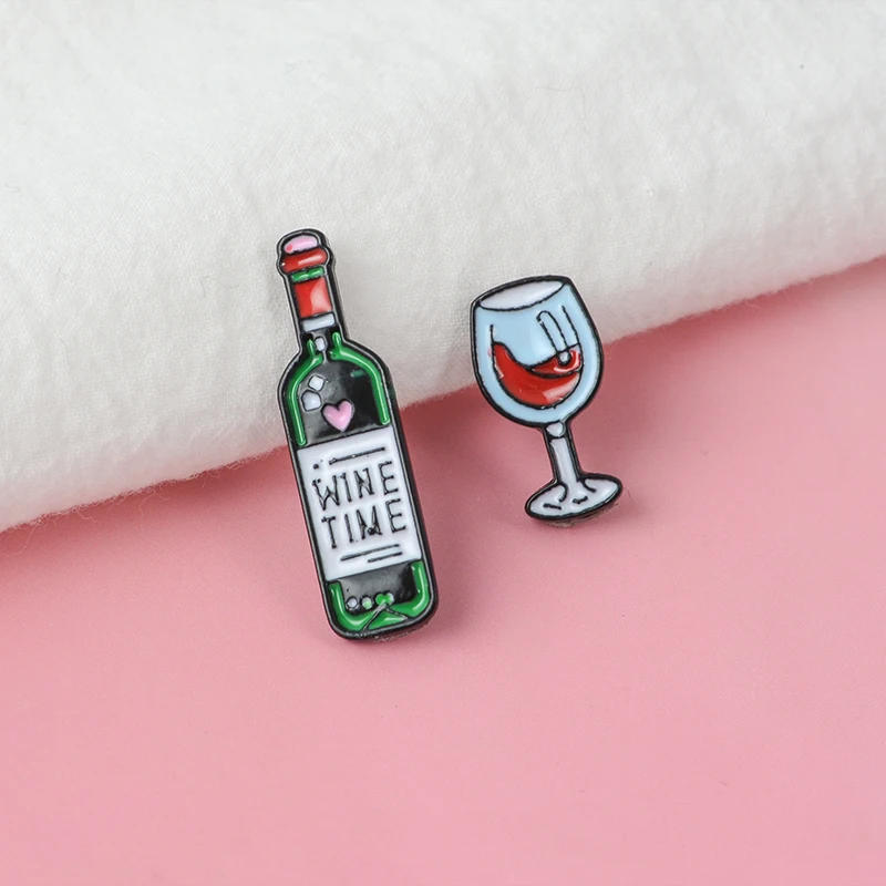 
Mini Cute Wine And Wine Glasses Couple Pins Red Wine Bottle Cup Brooches Enamel Pin Badge Custom 