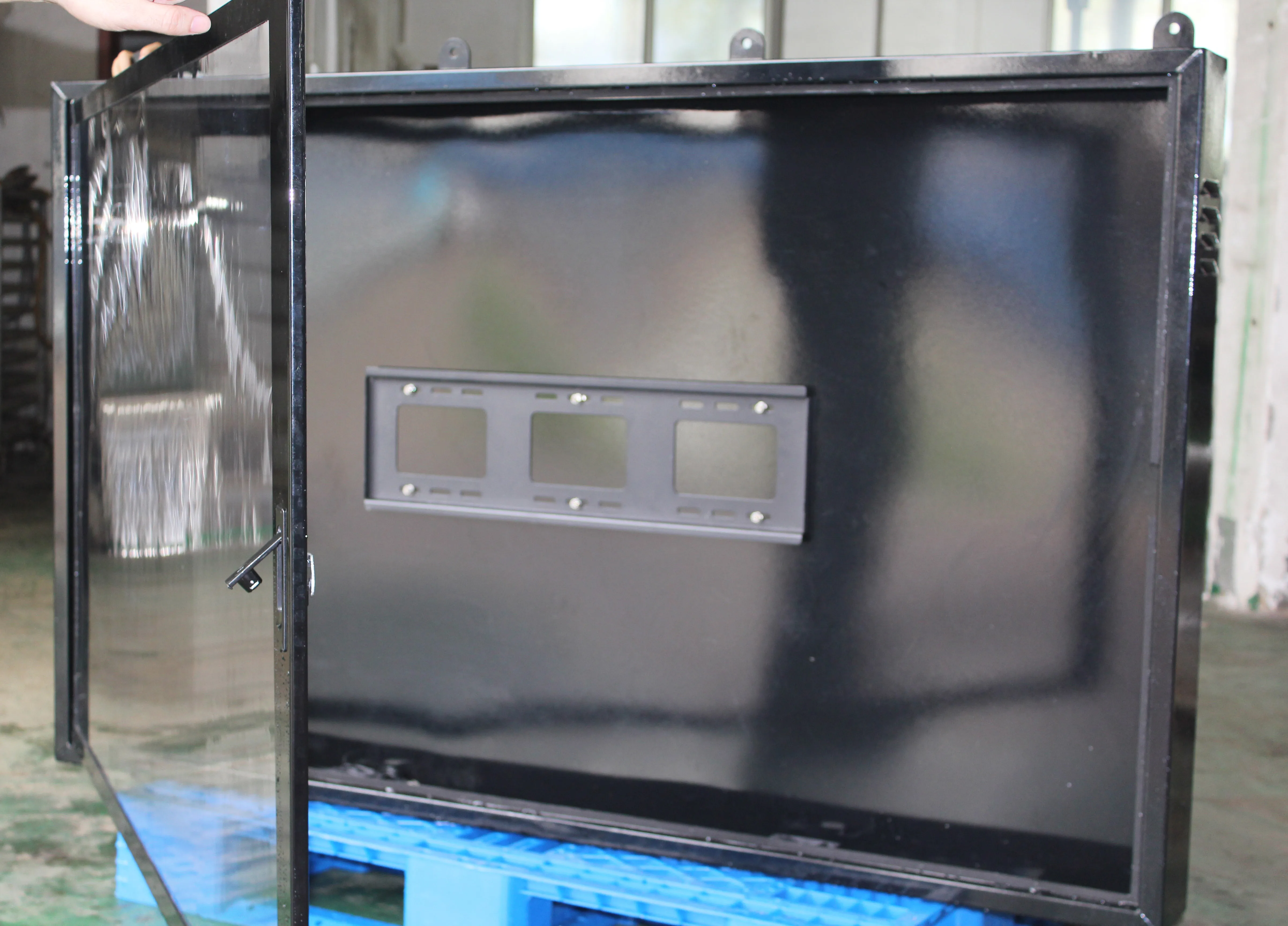 outdoor TV enclosure  Wall Mounting TV Hard Cover Weatherproof Protection Shell