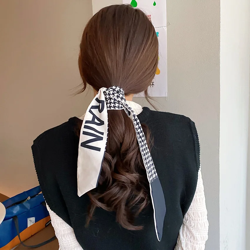 Korean edition decorative scarf is versatile celebrity girl wind senior hair band scarf
