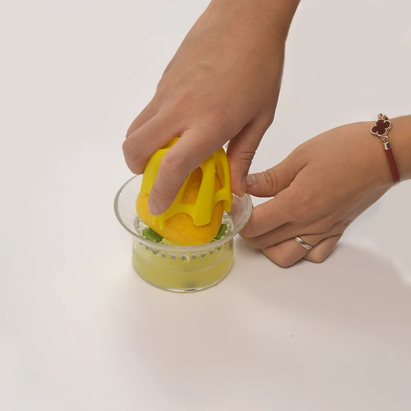 New Products 2019 Hot Innovative Kitchen Gadget Manual Plastic Lemon Squeezer