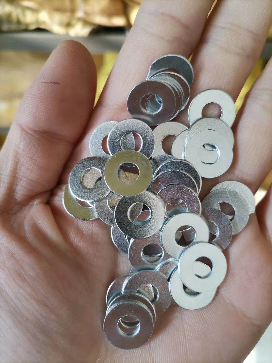 OEM factory price round plate carbon steel DIN125 zinc plated large plain steel M10 flat washer