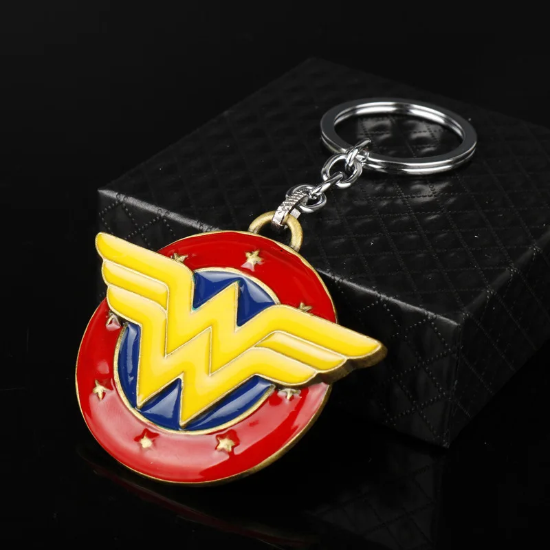 Wing of Freedom Shield Keyring Superhero Wonder Keychains Men Car Decor Fashion Jewelry Charms Women Backpack Pendant Key Holder