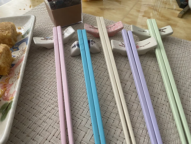 High Grade Environmentally Friendly Household Tableware Reusable Color Alloy Chopsticks