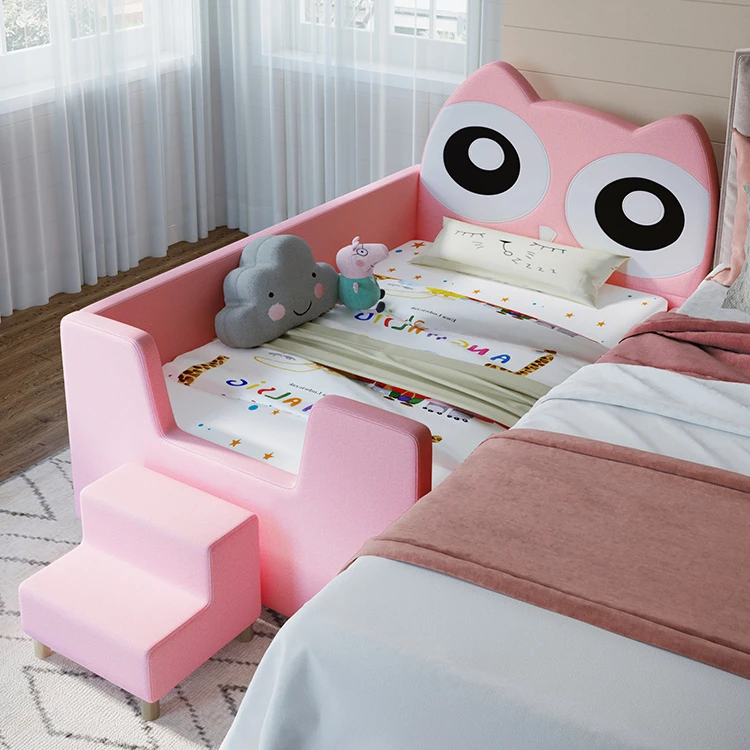 Тканевая детская простроченная кровать с ограждением расширенная из цельной древесины