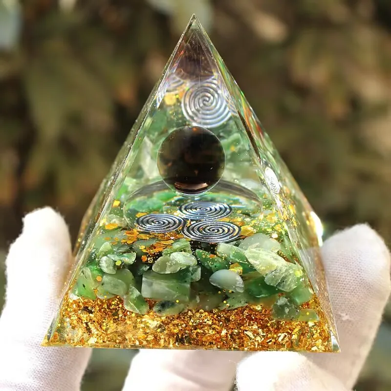 Wholesale Resin Pyramid Crystal Orgonite Pyramid handmade amethyst energy Resin Crafts Spirit Healing for Home