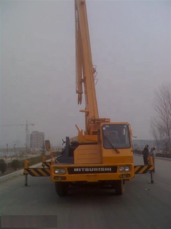 Best quality Used KATO NK300e truck crane,30ton,35ton,45ton cranes for sale