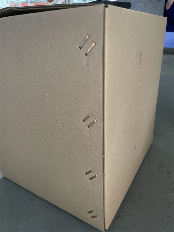 Manual corrugated cardboard box stapler/carton box stitching machine/economic stitching machine