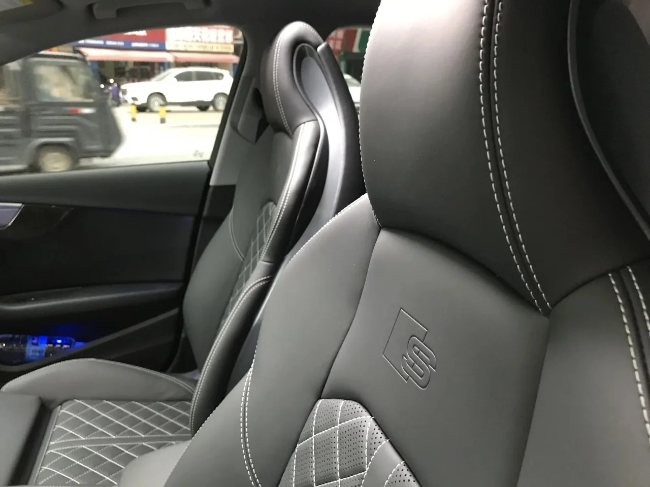 Carbon Fiber Bucket Seats for Audi RS A4L A5 A6L A7 A8