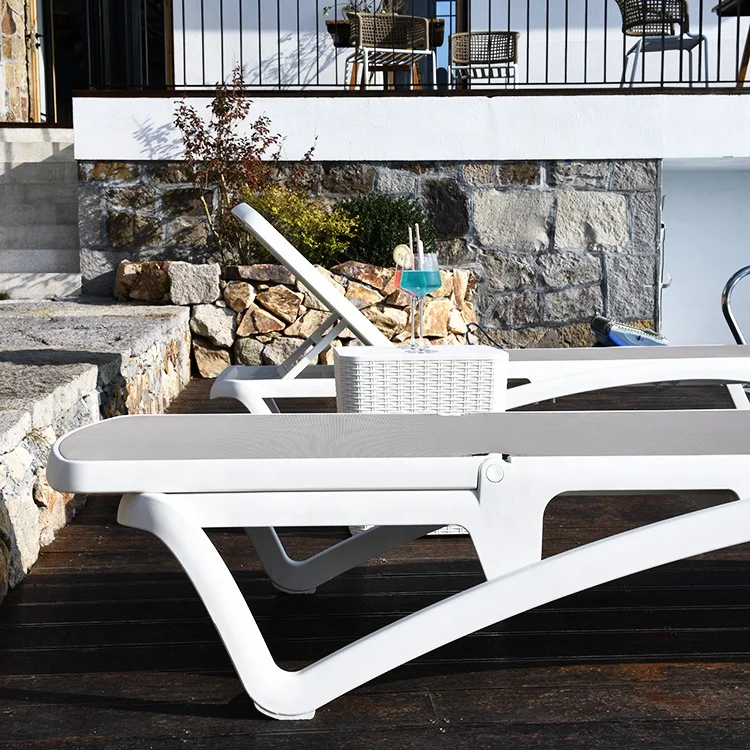 Plastic Beach Bed Modern Outdoor Furniture Swimming Pool Beach Use Sun Lounger